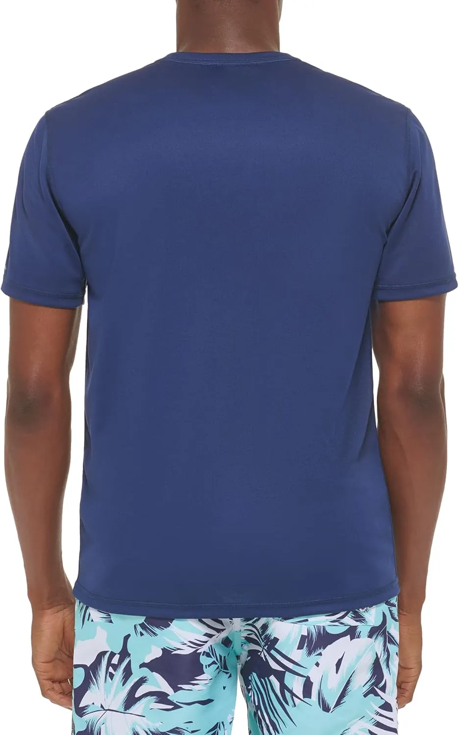 Calvin Klein Men's Standard Light Weight Quick Dry Short Sleeve 40  UPF Protection Active Top